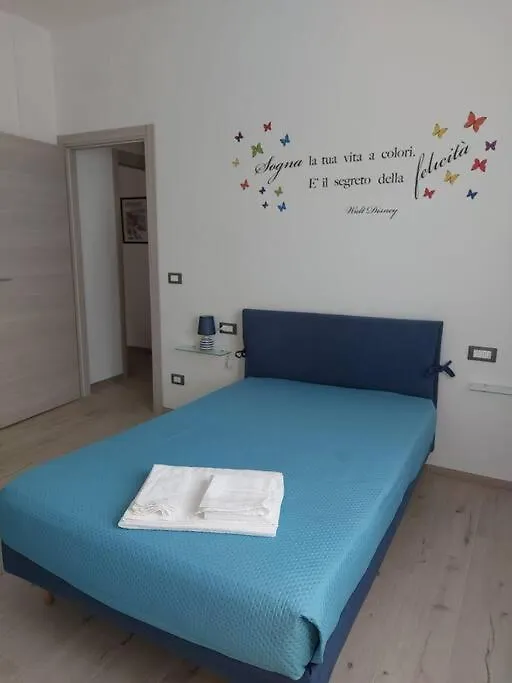 Titti'S House - Parcheggio Custodito In Garage Gratis Genoa 0*,  Italy