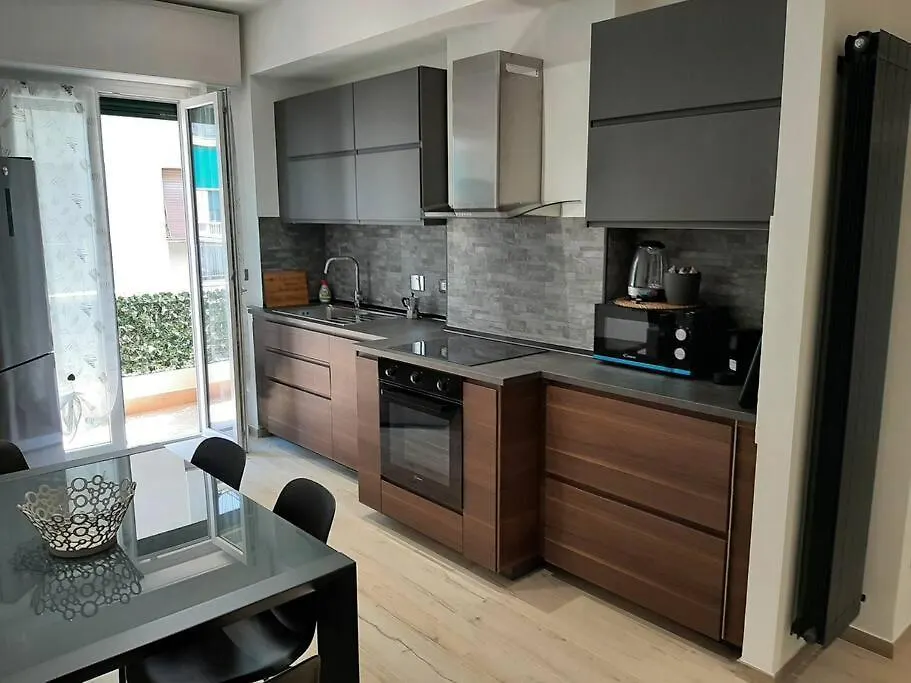 Titti'S House - Parcheggio Custodito In Garage Gratis Genoa Apartment