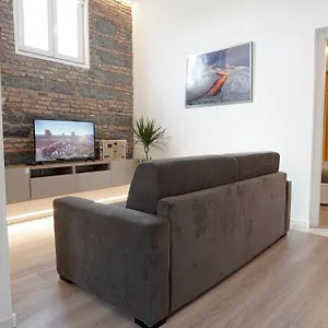 Domus 25 , Catania Italia